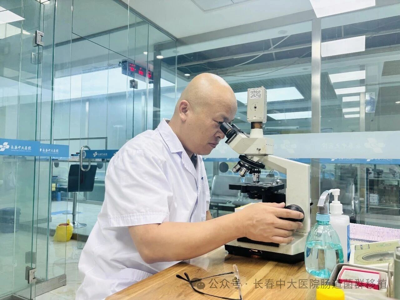 海南藏族自治州|高朋磊医师：左手男科临床，右手肠道菌群移植深入研究